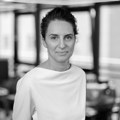 Iulia Malioukis Principal, Horváth România