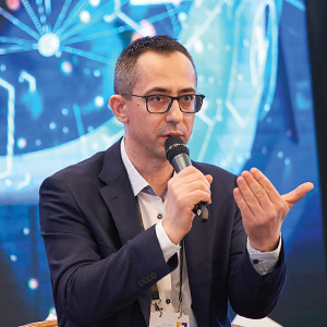 Tiberiu Dănețiu Marketing Director, Auchan Retail România