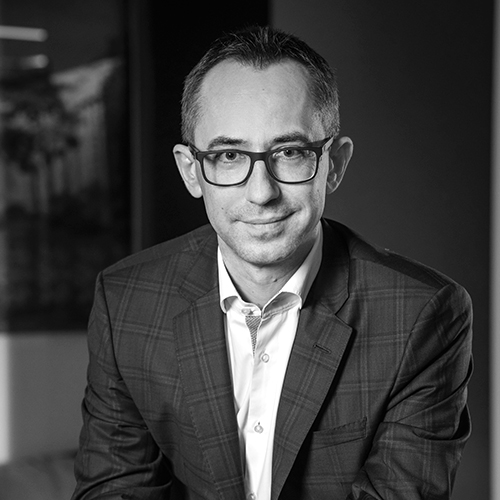 Tiberiu Dănețiu Director de Marketing, Auchan Retail România